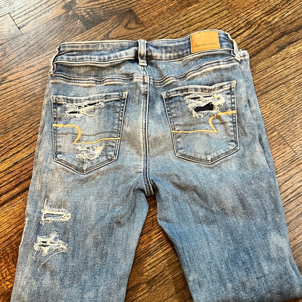 American Eagle Outfitters Blue Jeggings with Distressed Detailing - Picture 4 of 7